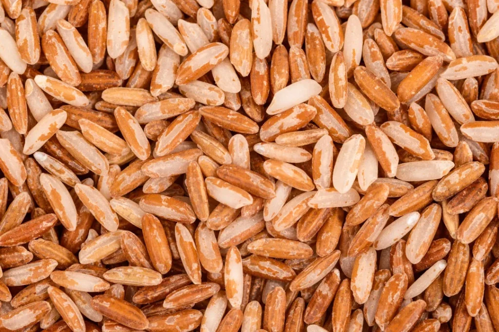 Brown rice provides a good source of phenols and flavonoids.